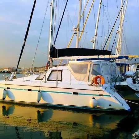 Дом отдыха Paradisiaques Au Cap D'agde Avec Vue Sur La *